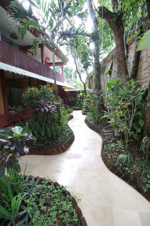 Petit Hotel Bali Убуд Екстер'єр фото